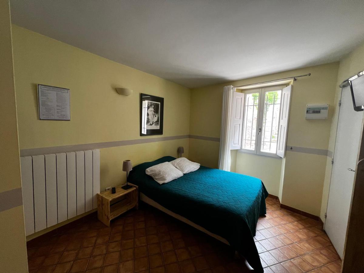 Le Vieux Chateau Aiguines Bagian luar foto