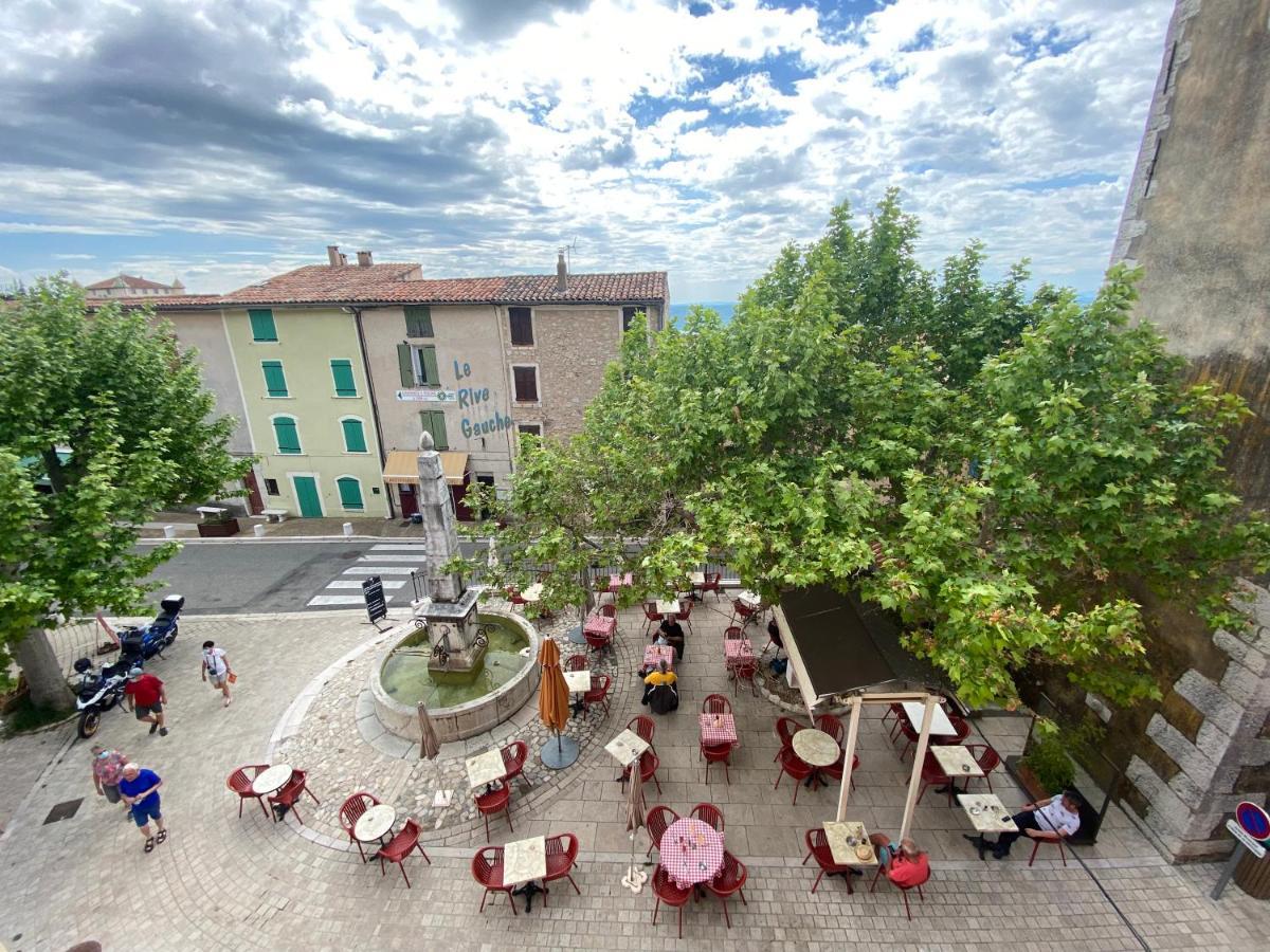 Le Vieux Chateau Aiguines Bagian luar foto