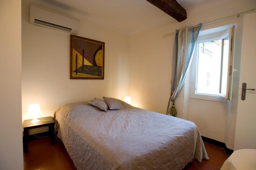 Le Vieux Chateau Aiguines Bagian luar foto
