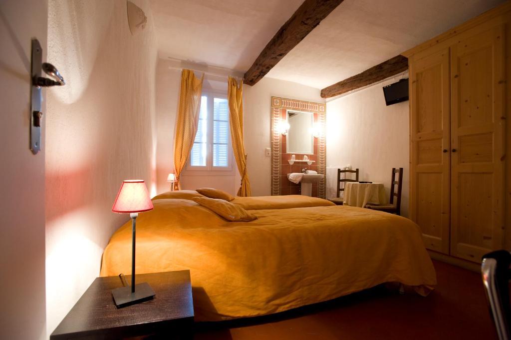 Le Vieux Chateau Aiguines Bagian luar foto